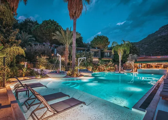 Hotel Morina Deluxe 3*