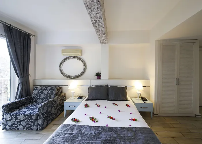 Hotel Morina Deluxe 3*