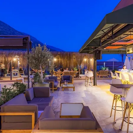 Morina Deluxe Hotel 3*