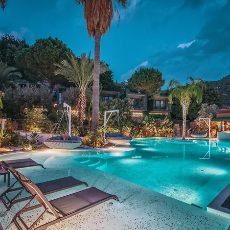 Hotel Morina Deluxe 3*