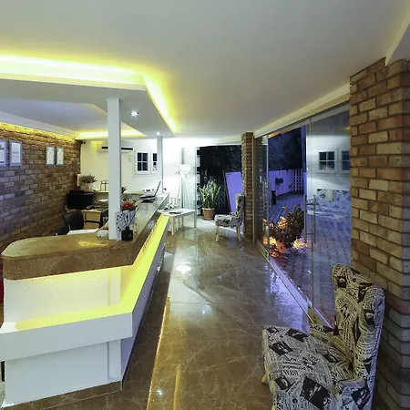 Ξενοδοχείο Morina Deluxe 3*