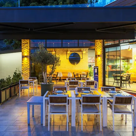 Ξενοδοχείο Morina Deluxe 3*