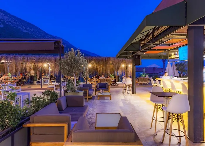 Morina Deluxe Hotell 3*