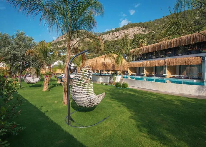 Hotell Morina Deluxe 3*