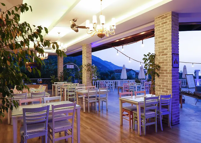 Hotell Morina Deluxe 3*