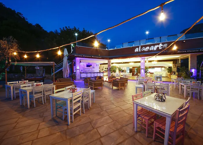 Hotell Morina Deluxe 3*